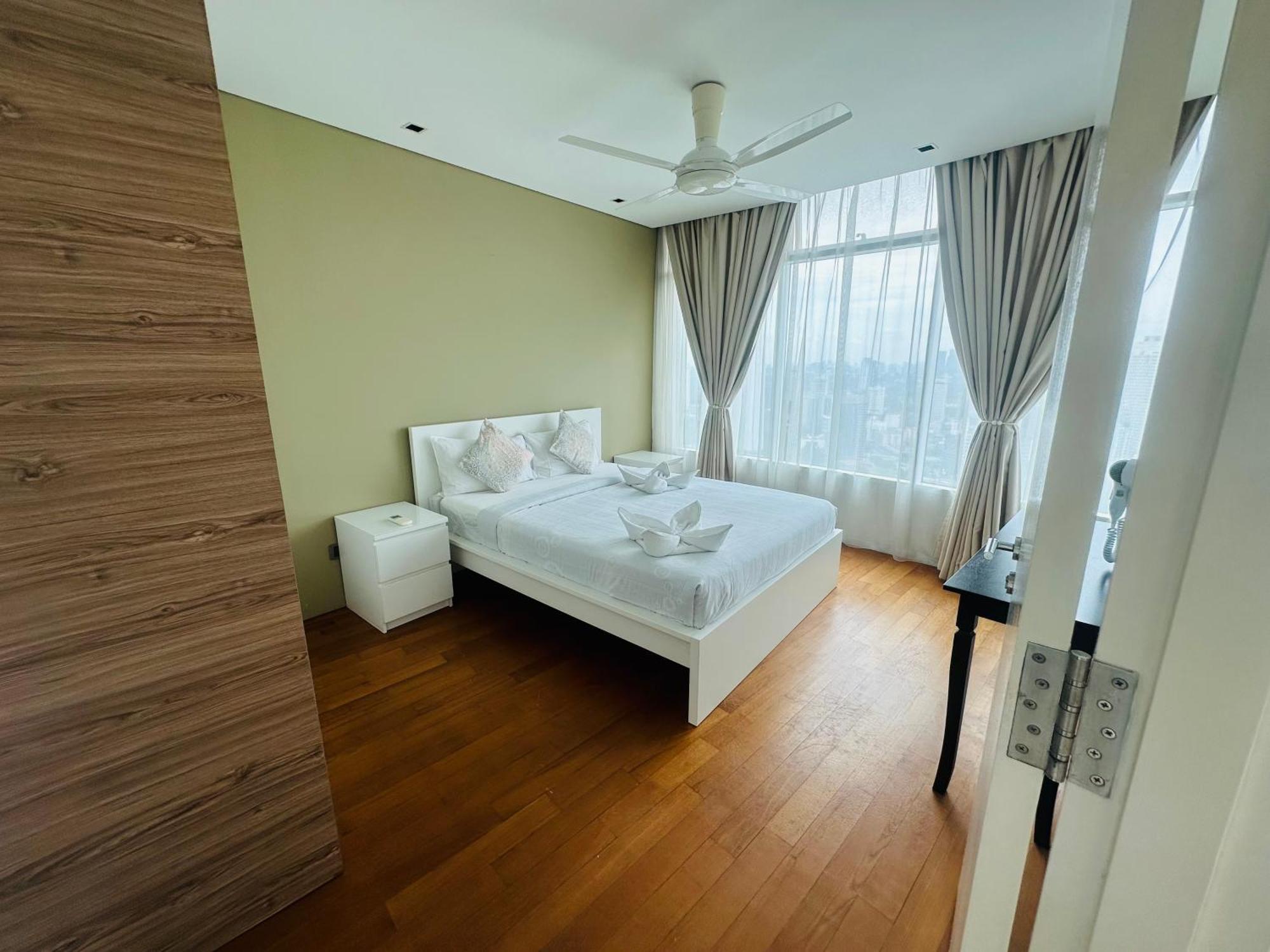 Summer And Klcc Aparthotel